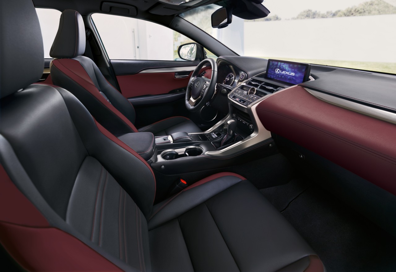 Lexus NX-ის ინტერიერი