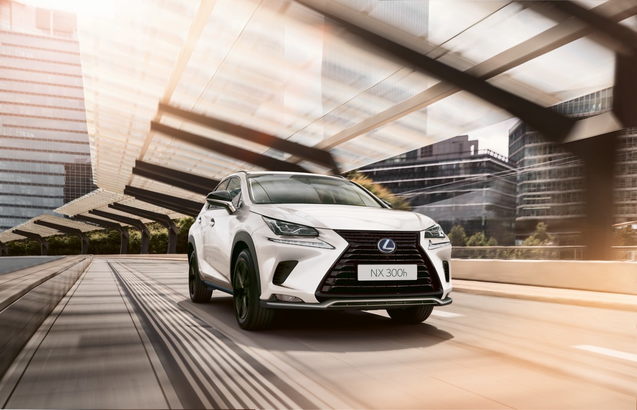 Lexus NX წინიდან