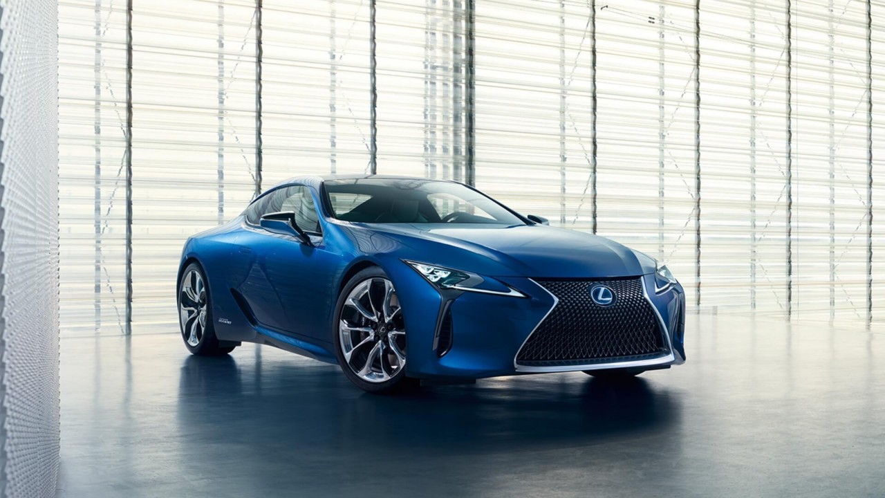 ზღვისფერი Lexus LC