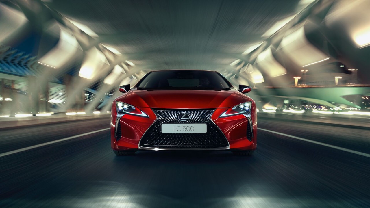 წითელი LC 500