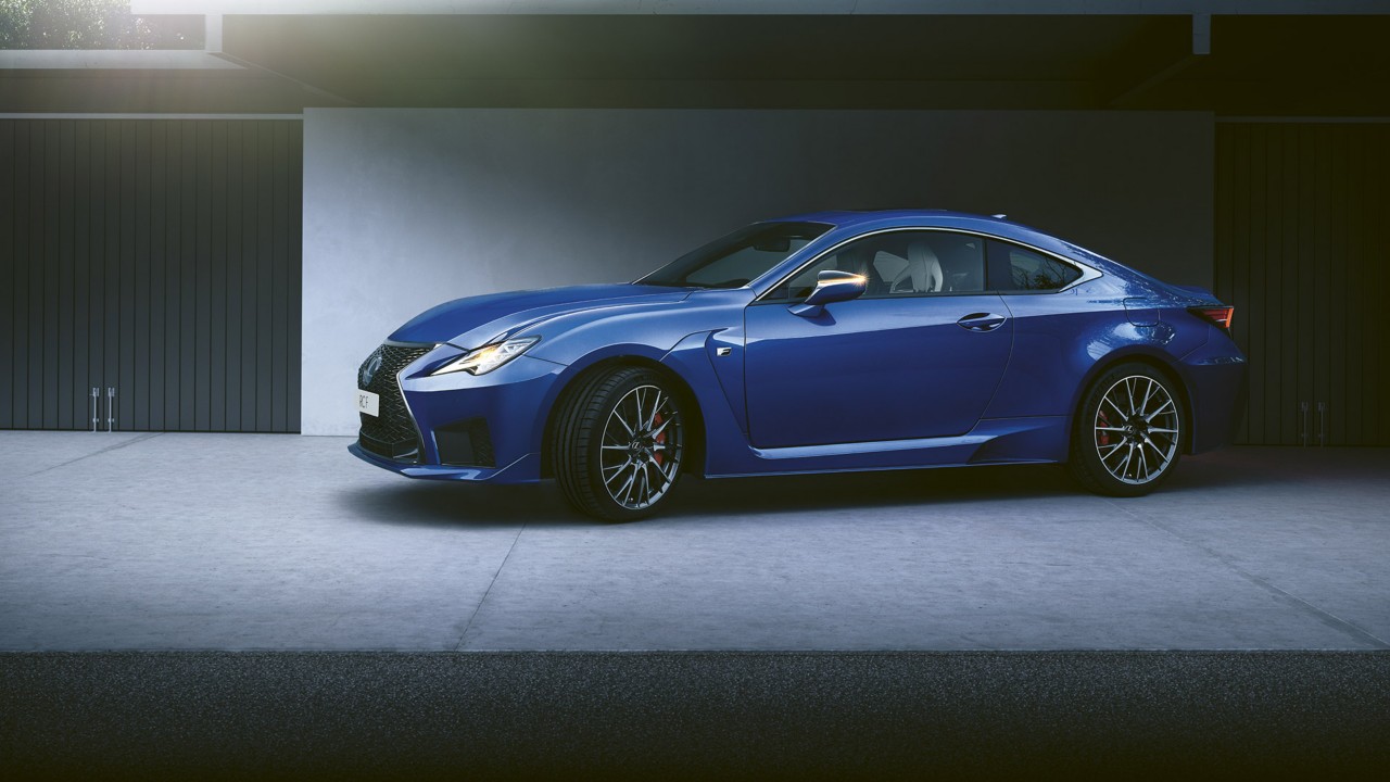 Lexus RC-F ხედი გვერდიდან